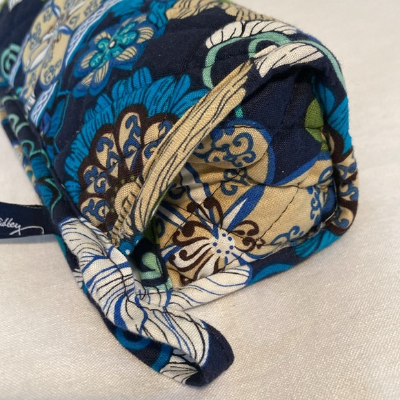 Vera Bradley mod floral blue trapeze cosmetic bag - Picture 4 of 15